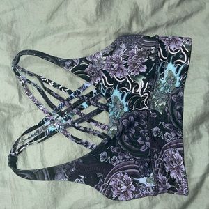 Lululemon sports bra size 6